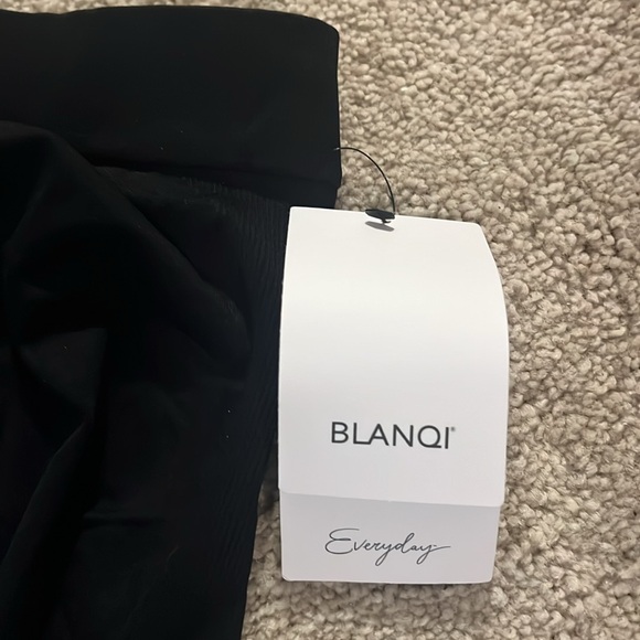 NWT Blanqi Everyday maternity girlshort. Black - Picture 4 of 4
